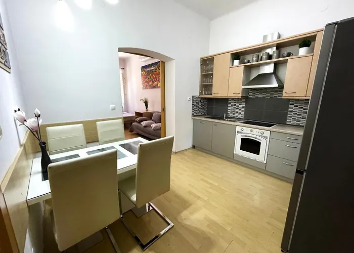 Viktorija Center * Ljubljana